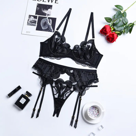 Heart On Mesh Garter Set